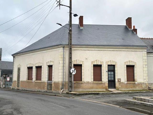 Maison vente à Chinon, Hommes