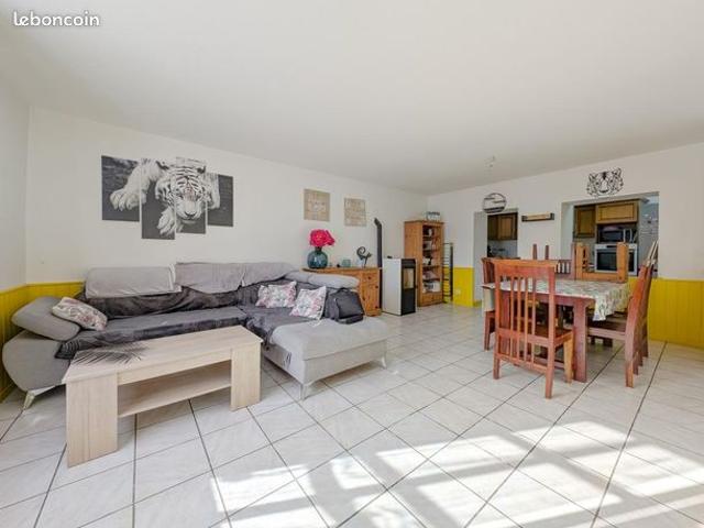 Maison vente à Mauriac, Pleaux