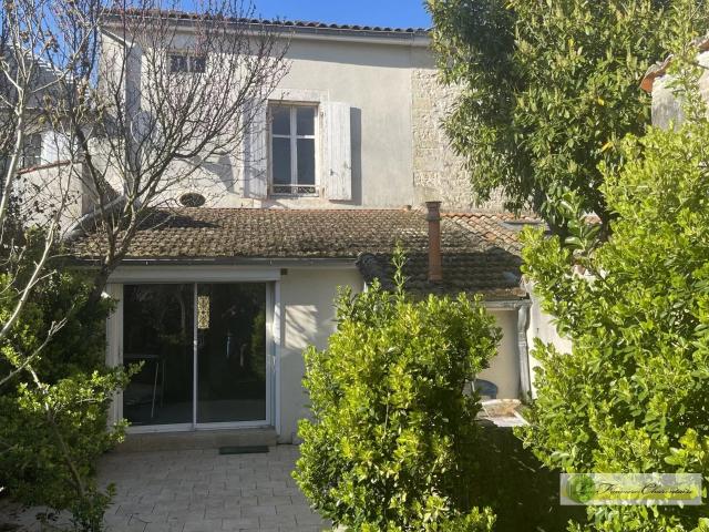 Maison vente à Confolens, Aigre