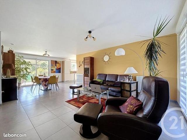 Maison vente à Riom, Charbonnières-les-varennes