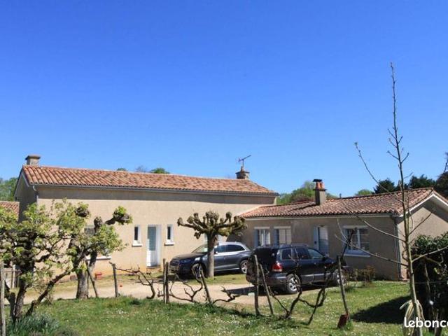 Maison vente à Saintes, La Vallée