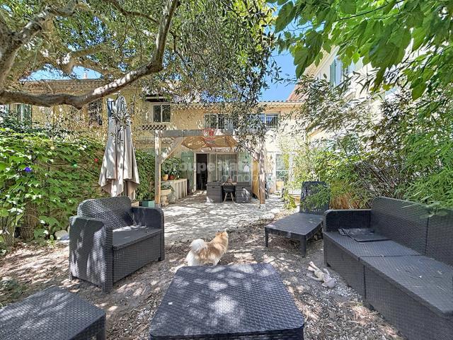 Maison vente à Arles, Cabannes