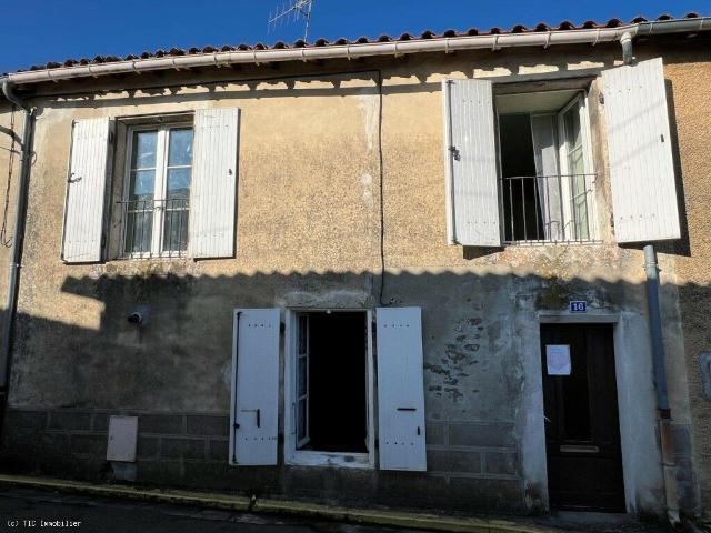 Maison vente à Confolens, Ruffec