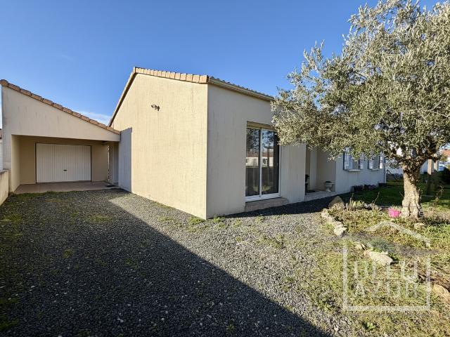 Maison vente à Fontenay-le-Comte, Grues