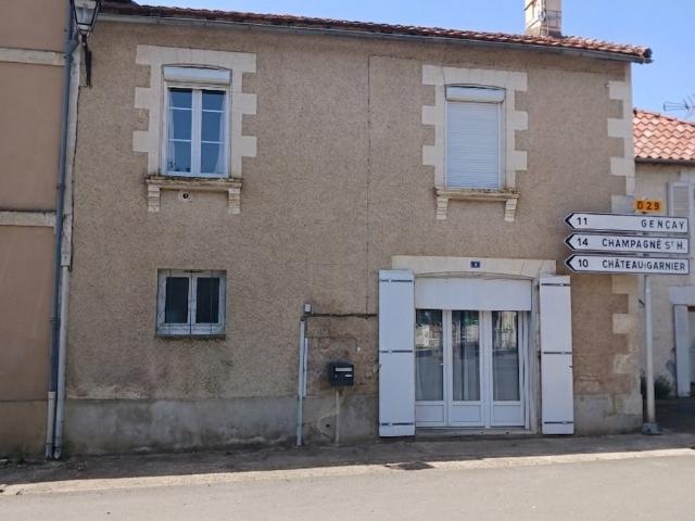 Maison vente à La Buthière, Usson-du-Poitou