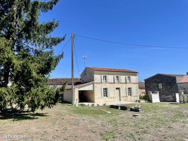Maison vente à Saint-Savinien, Charente-Maritime