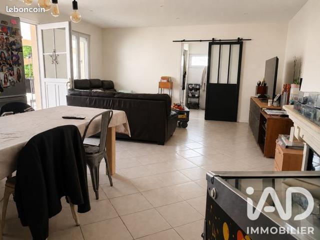 Maison vente à Cognac, Mesnac