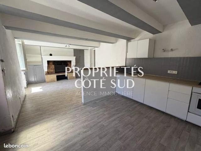 Maison vente à Nîmes, Domazan