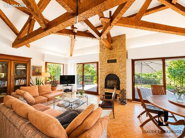 Maison vente à Roanne, Commelle-vernay