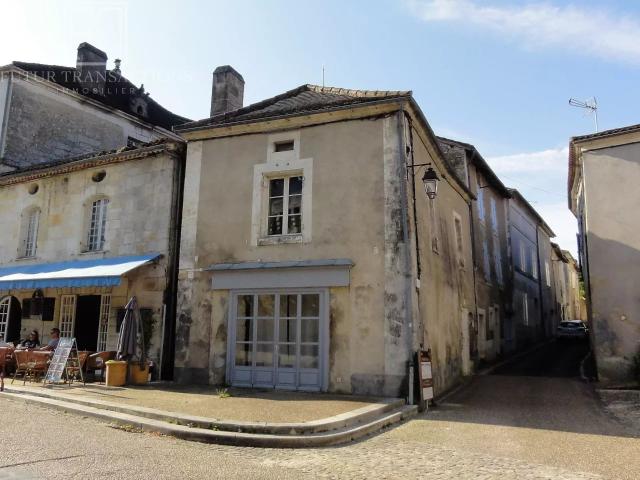 Maison vente à Nontron, Bourdeilles
