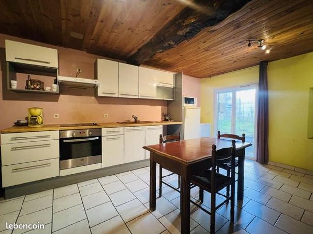 Maison vente à Confolens, Saulgond
