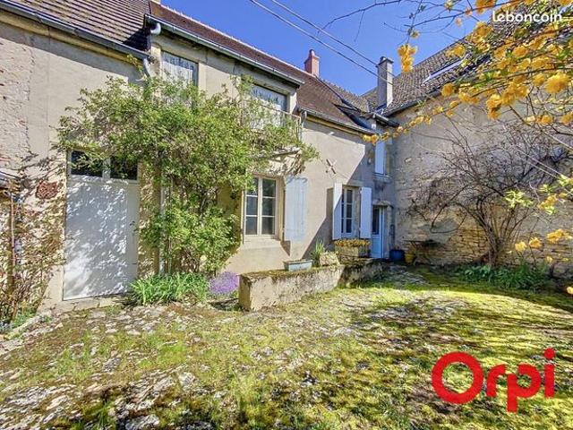 Maison vente à Saint-Amand-Montrond, Meillant