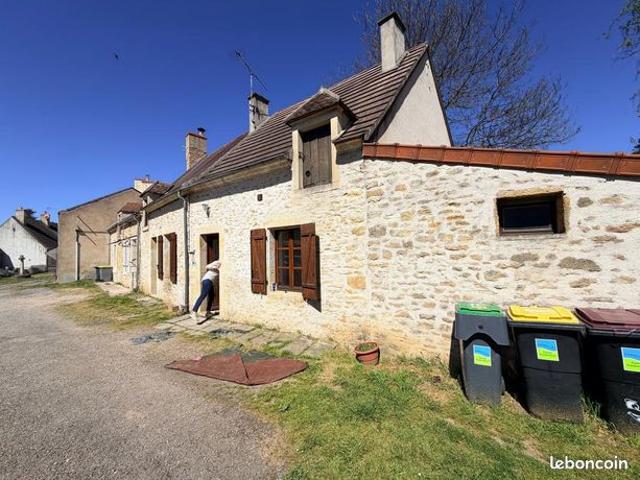Maison vente à Saint-Amand-Montrond, Meillant