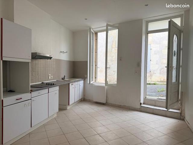 Maison vente à Burie, Charente-Maritime