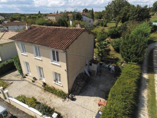 Maison vente à Montmorillon, Charroux