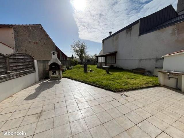 Maison vente à Rochefort, Lussant