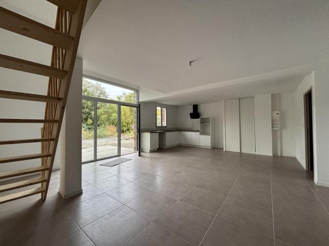 Maison location à Sous Emblade, L'Isle-Jourdain