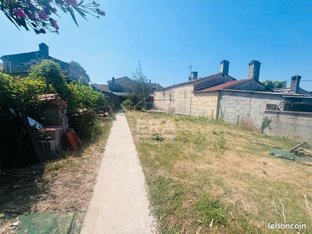 Maison vente à Nîmes, Comps