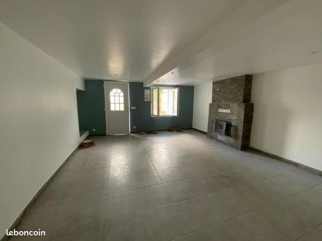 Maison vente à Confolens, Tessonnière