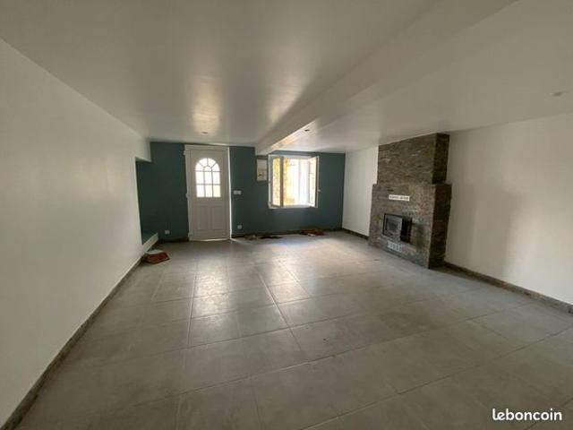 Maison vente à Confolens, Tessonnière