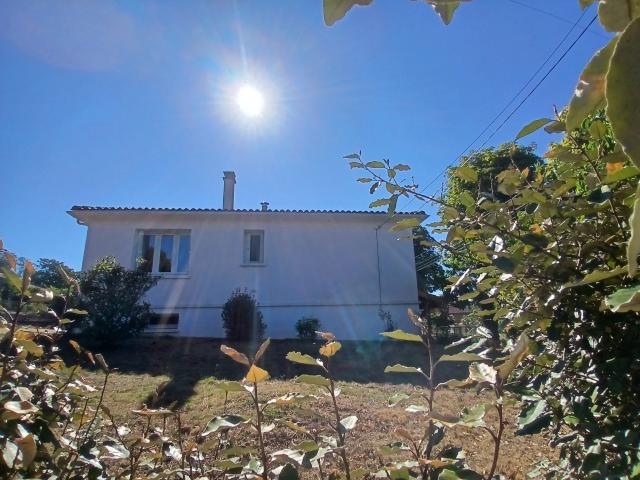 Maison vente à La Rochefoucauld, La Rochefoucauld-en-Angoumois