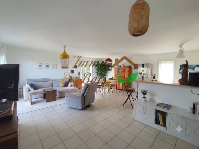 Maison vente à Le Bourg, Maclas