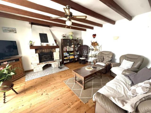 Maison vente à Niort, Chef-boutonne
