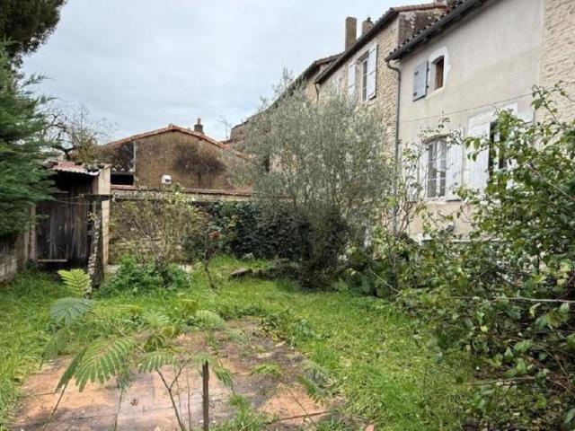 Maison vente à Confolens, Ruffec