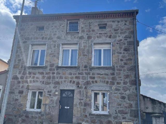 Maison location à Peyrelas, Sainte-Sigolène