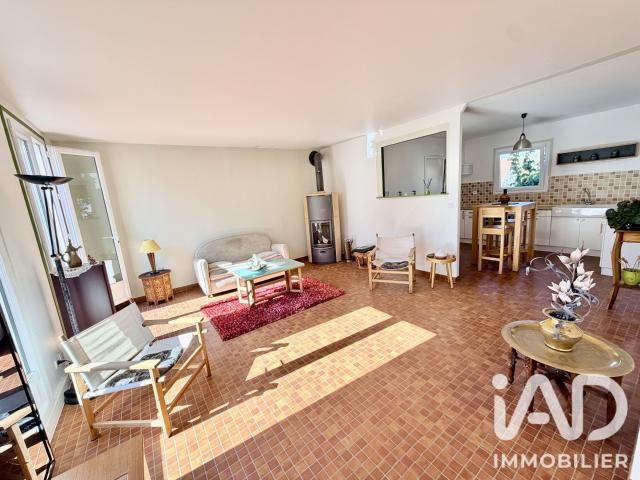 Maison vente à Les Chaises, Chalautre-la-Grande