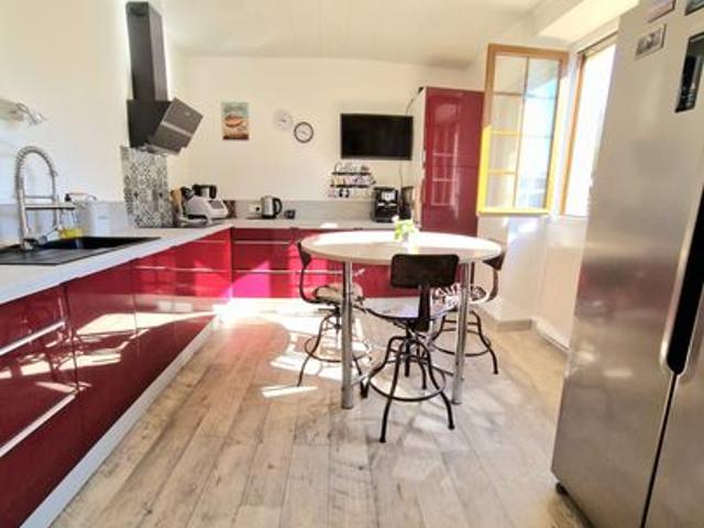 Maison vente à Nontron, Saint-cyr-les-champagnes