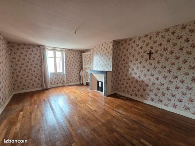 Maison vente à Saint-Amand-Montrond, Le Châtelet
