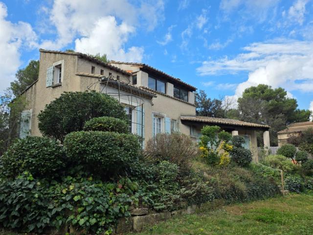 Maison vente à Arles, Noves