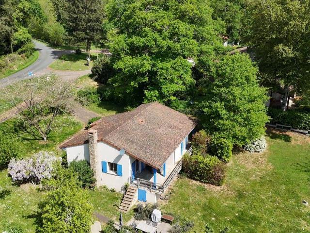 Maison vente à Pierres Blanches, Champs-Romain
