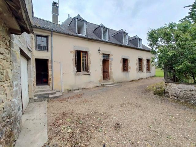 Maison vente à Mayenne, Courcité