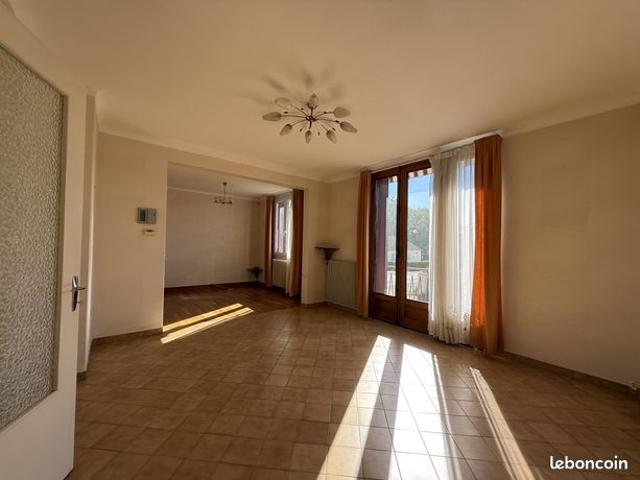 Maison vente à Loches, Nazelles-négron