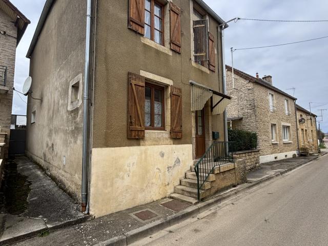 Maison vente à Montbard, Etrochey