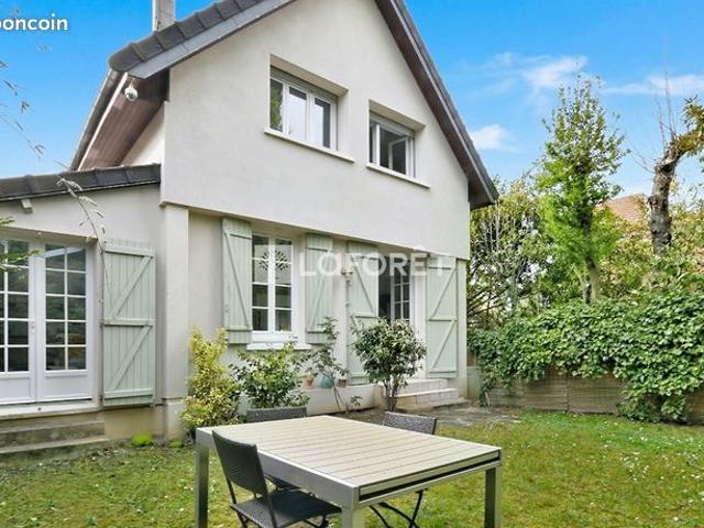 Maison vente à Versailles, La Celle-saint-cloud