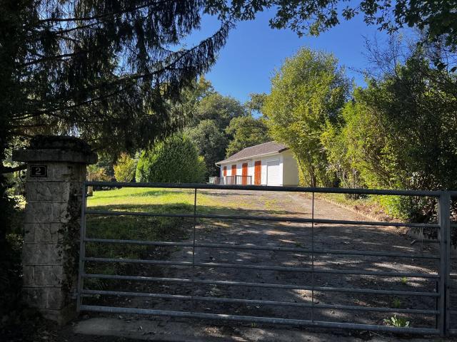 Maison vente à Bellac, Folles