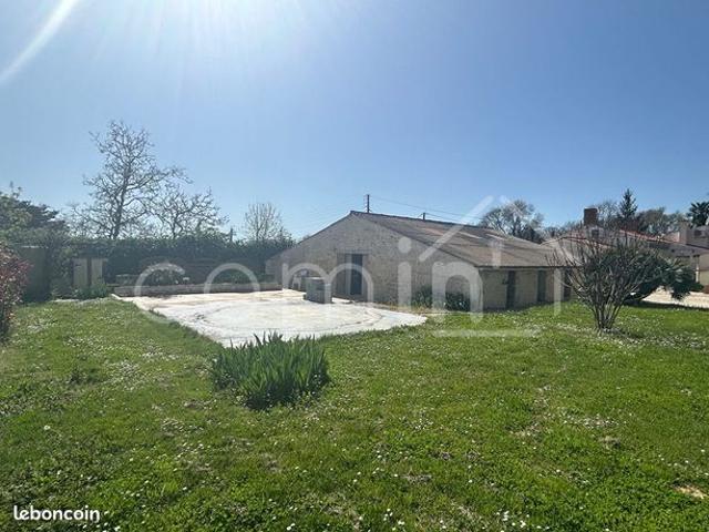 Maison vente à Fontenay-le-Comte, Lairoux