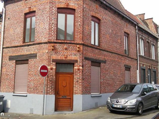 Maison vente à Lille, Croix