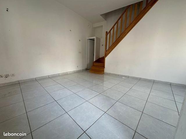 Maison vente à Lille, Croix