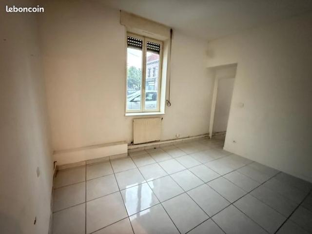 Maison vente à Lille, Croix