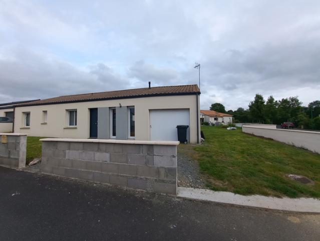 Maison vente à Bressuire, Montravers