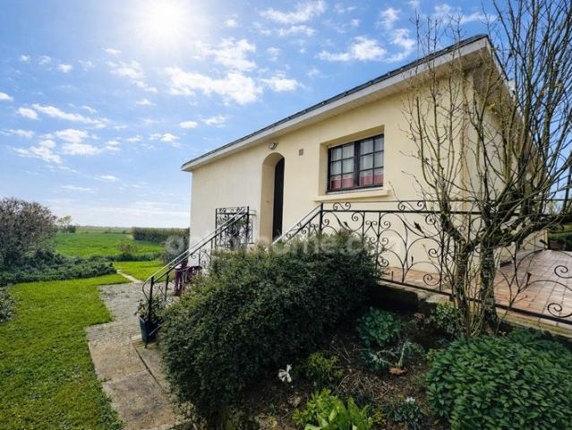 Maison vente à Fontenay-le-Comte, Saint-jean-de-beugné