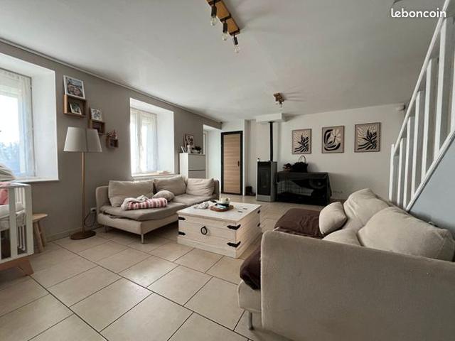 Maison vente à Charleville-Mézières, Montcornet