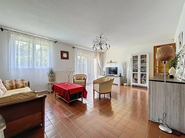 Maison vente à Versailles, Montigny-le-bretonneux