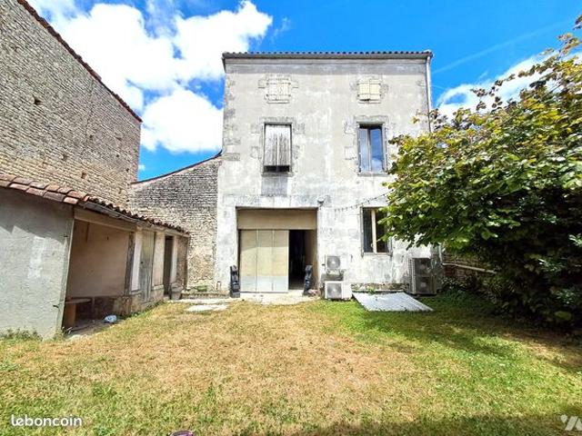 Maison vente à Saint-Jean-d'Angély, Matha