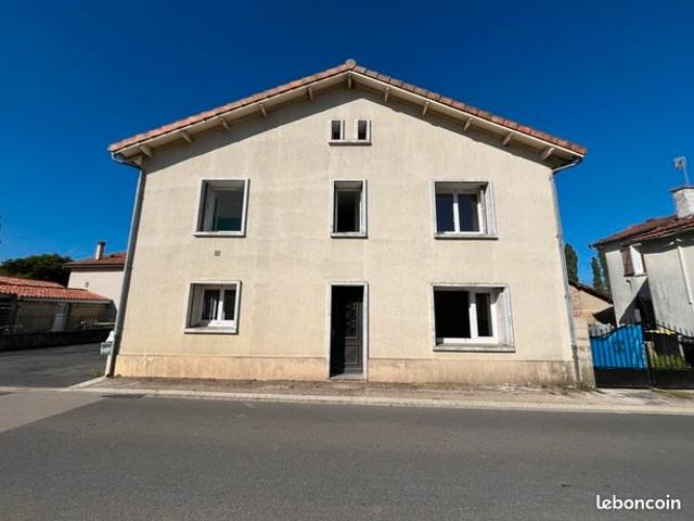 Maison vente à Confolens