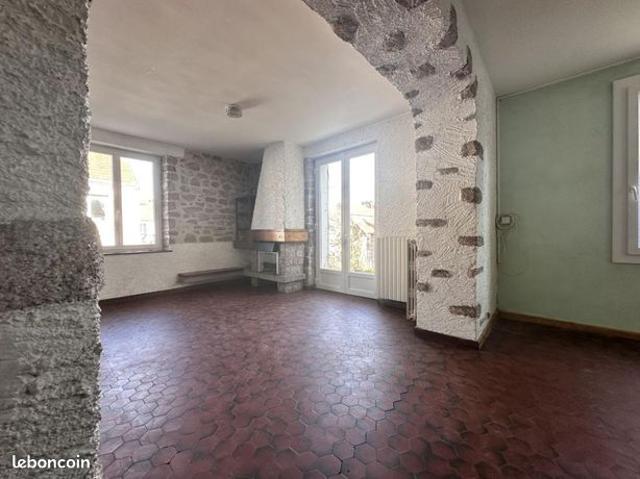 Maison vente à Aubusson, Boussac